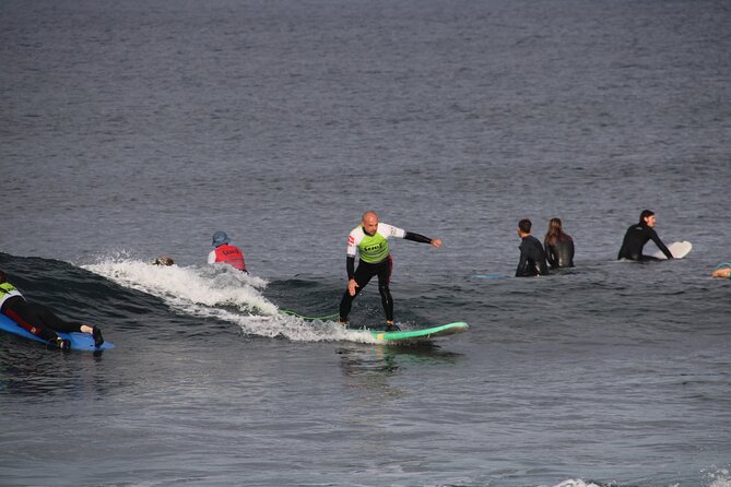 2 hours Semi-private surfing lesson in Playa de Las Americas - Why the four-person limit matters in the water