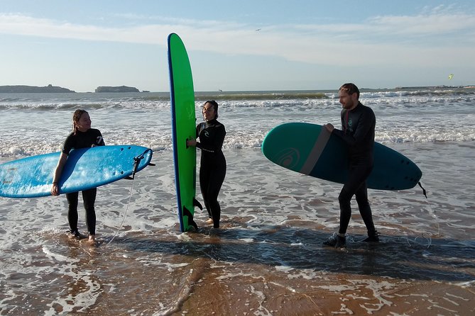 2h surfing in uncrowded spots - Two hours with an instructor in the water
