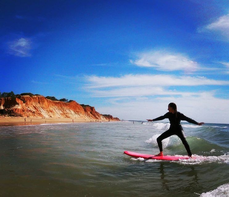 Albufeira: 2-Hour Falesia Beach Surf Lesson - Arriving at Praia da Falésia for the lesson