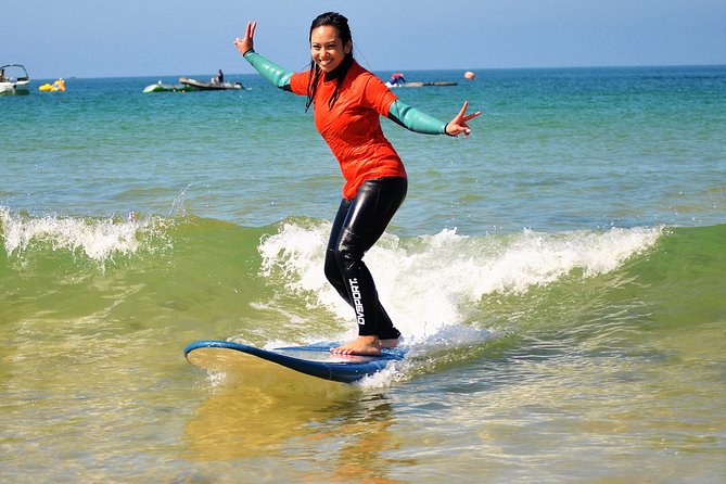 Albufeira: Surf Lesson - From the kiosk to the sand