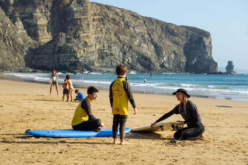 Algarve: 2-Hour Beginner Surf Lesson - From Lagos to the right beach