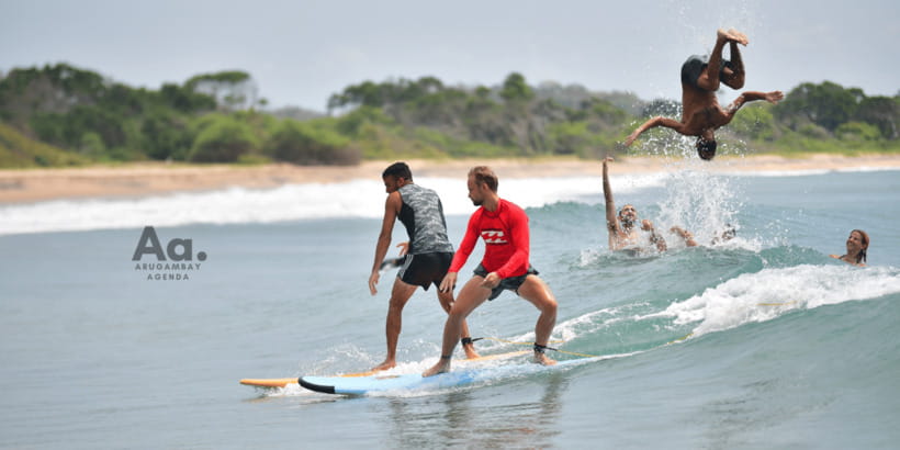Arugam Bay Surf Lessons : Beginner Surf Experience - Starting with a tuk-tuk and a surfboard