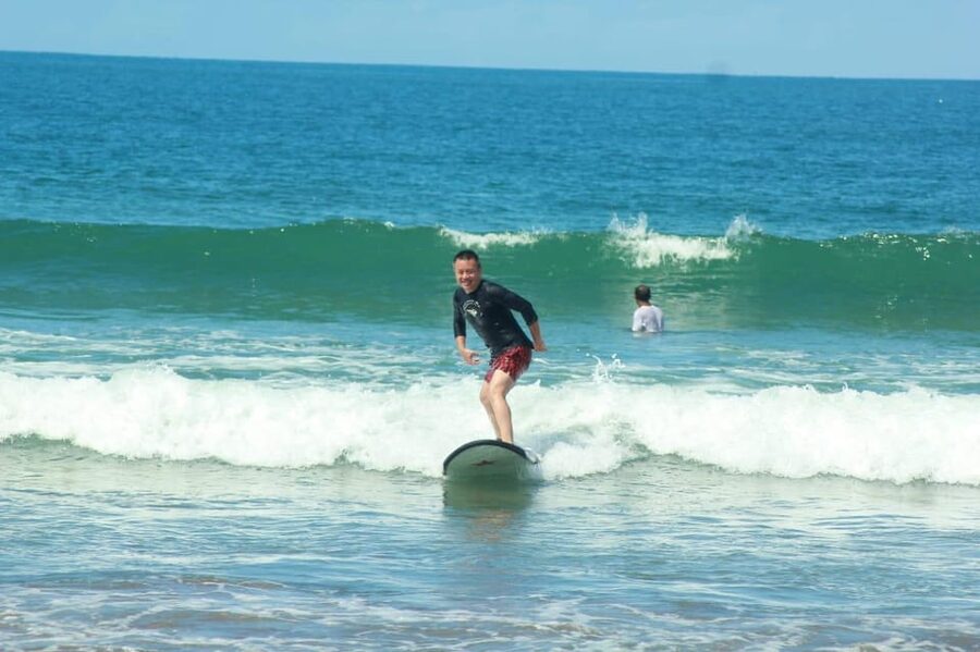 Bali: Seminyak Beach Surf Lesson Experience 2 Hour - Why the two-student setup matters