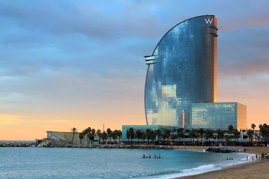 Barcelona: Sunrise or Sunset Paddle Surf with Photos - Why the small group improves the experience