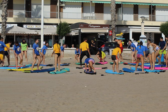 Beginner Surf Course - Patient instructors who keep beginners moving