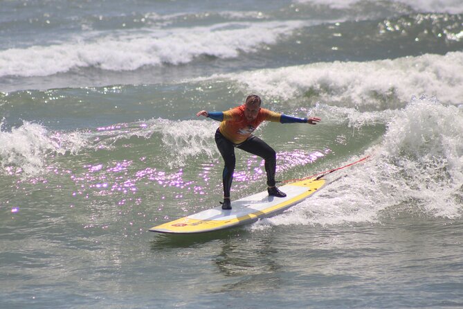 Beginner Surf Lesson in Lima, Perú - Choosing the best start time