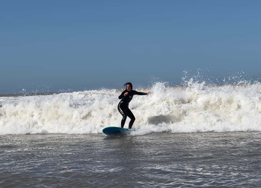 Beginners friendly surf in nice spots - Two Hours in the Water With Close Support