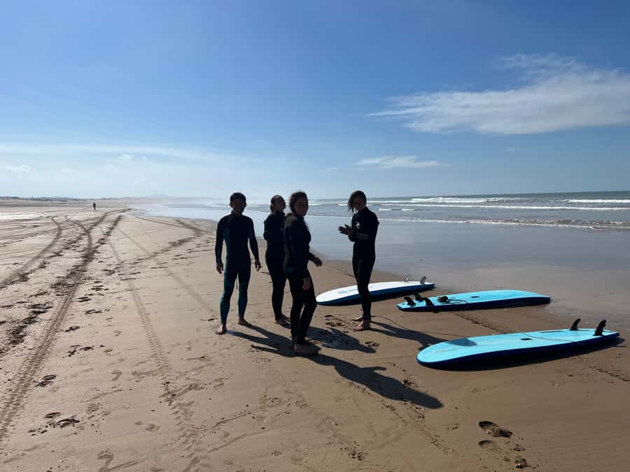 Beginners friendly surf in nice spots - Booking Flexibility and Small Practical Details