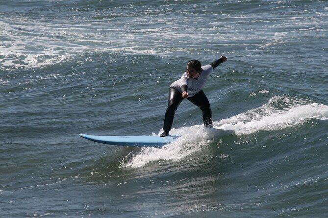 Beginners, intermediate and advanced surf lessons - The first 30 minutes: surf basics on land
