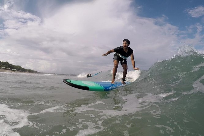 Beginners Private Surf Lessons - A one-hour lesson built for first-time surfers