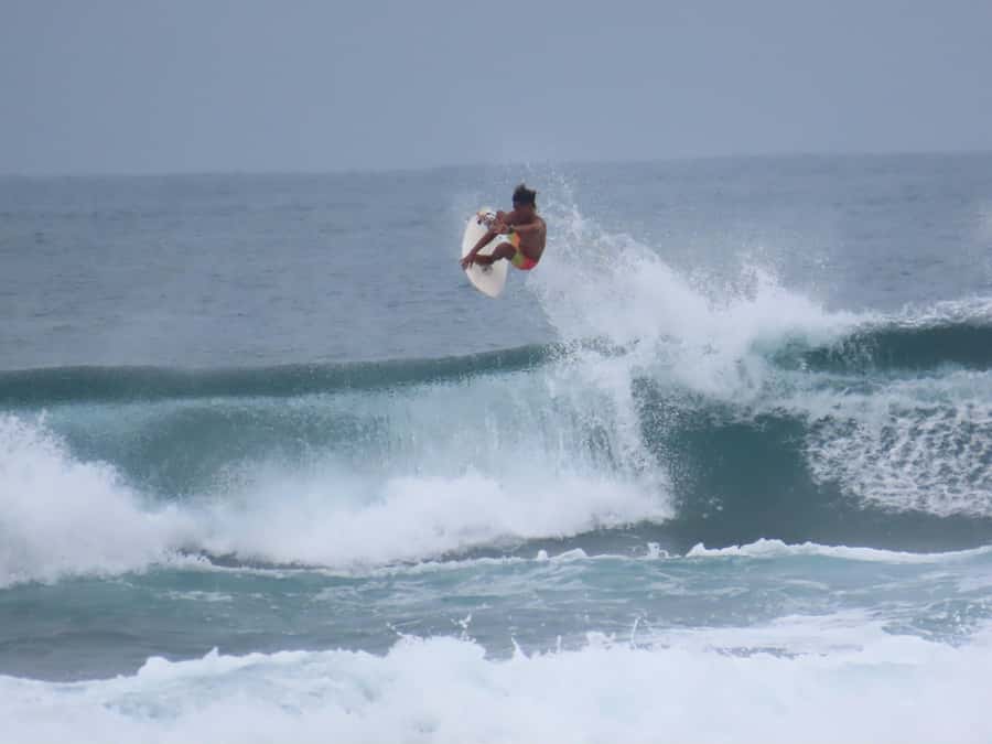Best Surf Lesson around Uluwatu - A good fit for beginners, intermediates, and advanced surfers