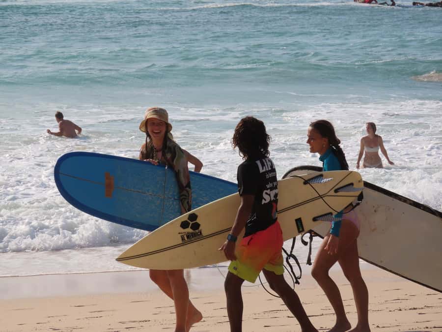 Best Surf Lesson around Uluwatu - The value of local timing and changing waves