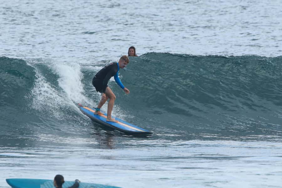 Best Surf Lesson around Uluwatu - The atmosphere: friendly, focused, and informal