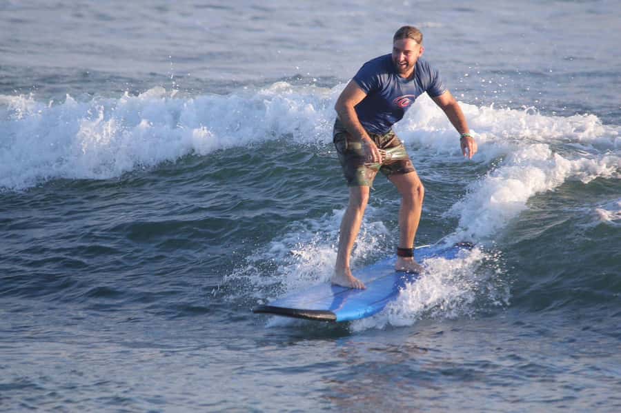 Canggu: 2-Hour Surf Course - Starting at Black and White near Batu Bolong