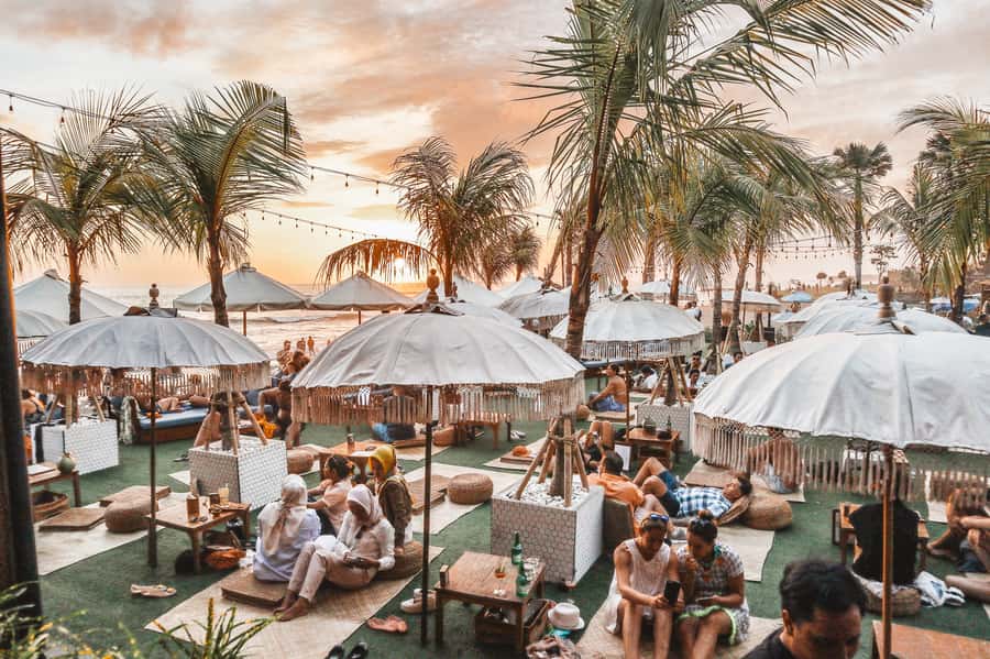 Canggu: Surfing Class, Tanah Lot & Kecak Dance Sunset Tour - The useful pause after surfing
