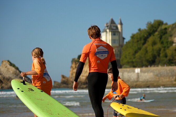 Classes DE Surf Collectif DE 1H30 - A small group with a friendly teaching style