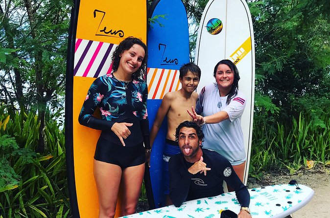 Come and learn to surf at the best surf spots in Guadeloupe. - What the 90-minute format gives you