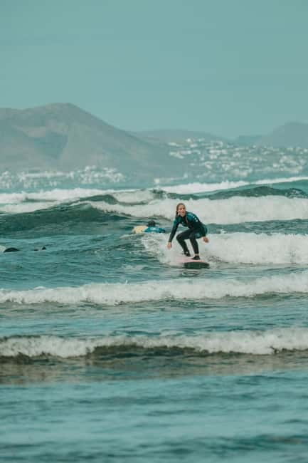 Come surf with me! Sealover Surfschool - Warm-up and beach theory before the water