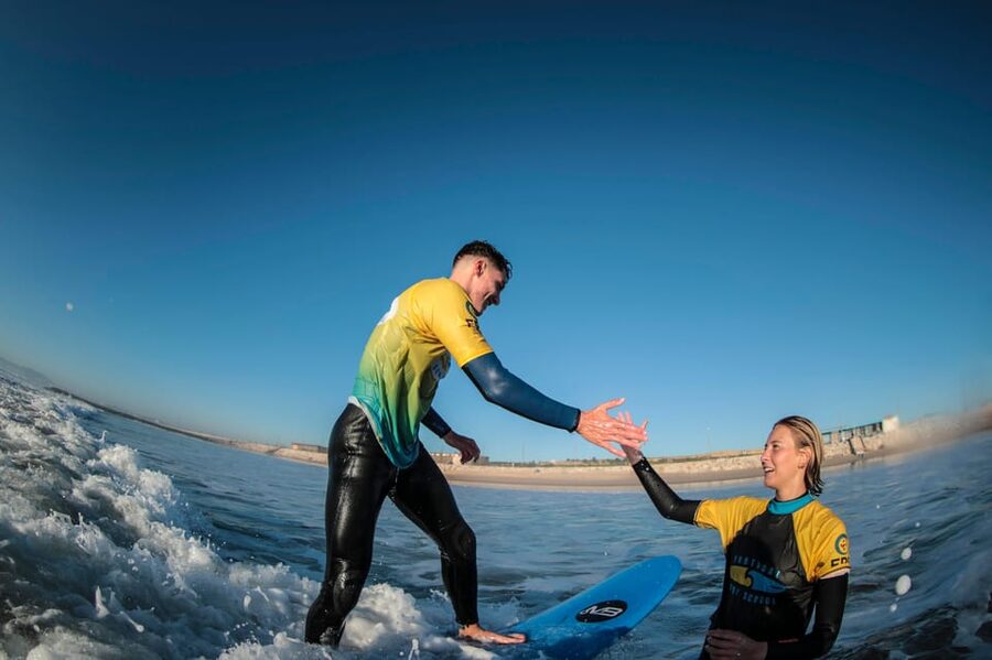 Costa da Caparica: Sunset Surf Lesson - From basic instruction to the first waves