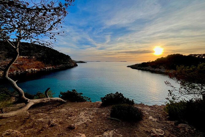 Excursion to Cala Salada, Punta Galera and Cala Saladeta paddle surf - The main tradeoff: active adventure or slow beach time