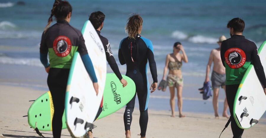 Fuerteventura : Corralejo Surf Lesson - The beach lesson comes before the water