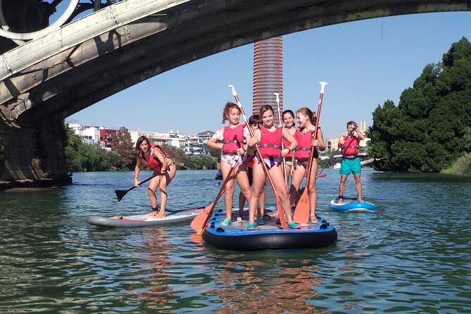 Gigant paddle surf in Seville - Getting used to the giant board