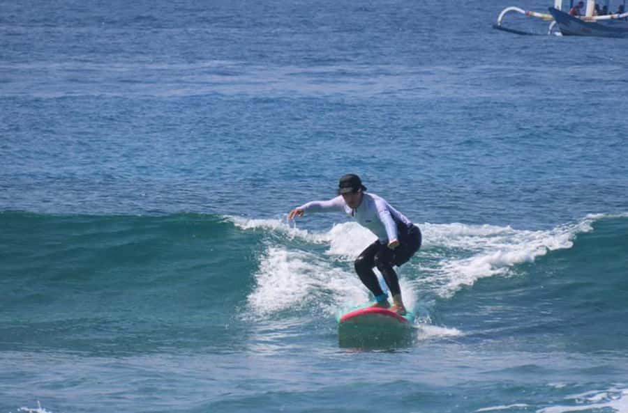 Gili Trawangan: Private Beginner & Intermediate Surf Lessons - Who should book this lesson
