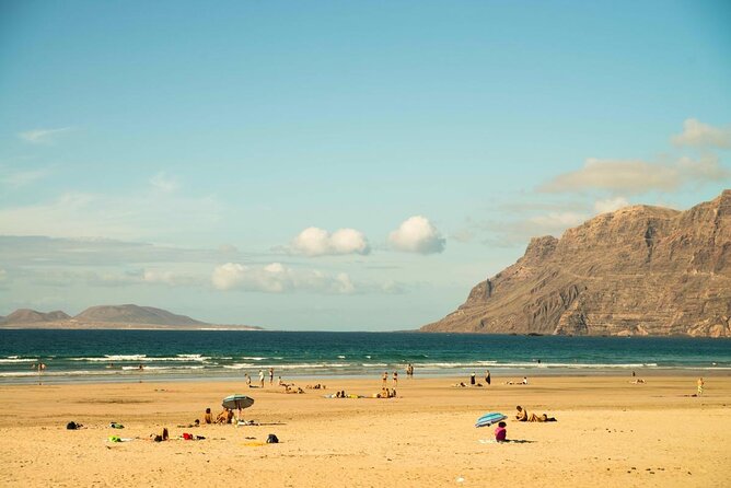 Group and private surf classes with a Certified Instructor in Lanzarote - Key points at a glance