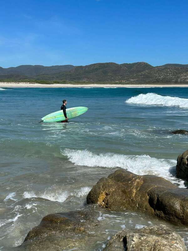 Huatulco: Surf Lesson with surf instructor. All Levels - The land transfer and beach choice