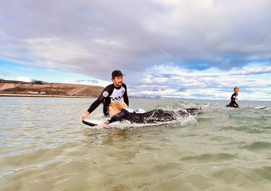 La Pared: Classic Surf Lesson in the South of Fuerteventura - Beach practice before the first wave
