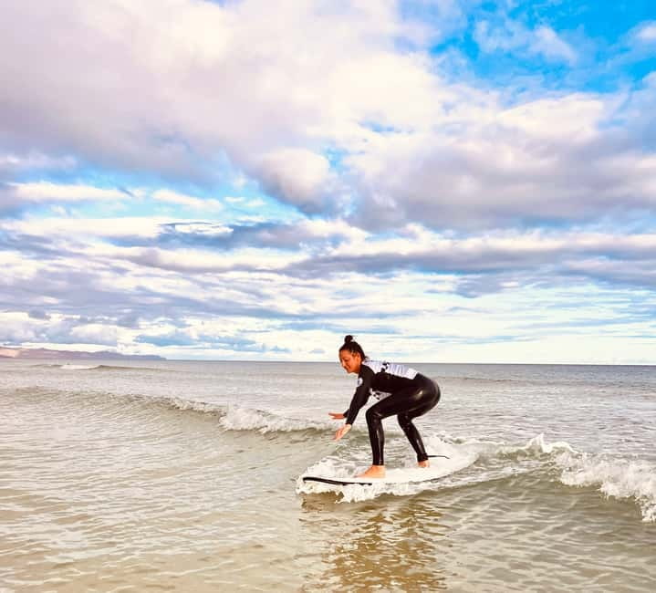 La Pared: Classic Surf Lesson in the South of Fuerteventura - Knee-deep water and your first waves