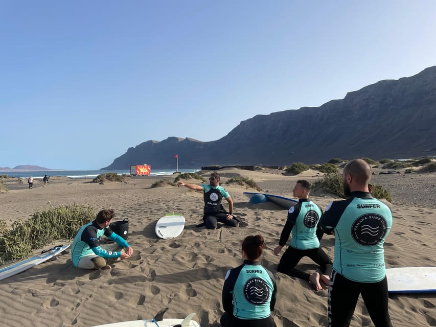 Lanzarote: dynamic surf lessons with friends or private lessons in Famara - Key points at a glance