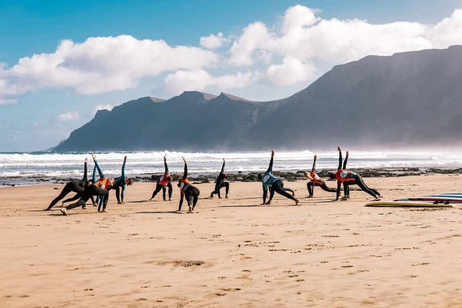 Lanzarote: Surf Experience in Famara with MauriSurf - Mauri and the teaching style