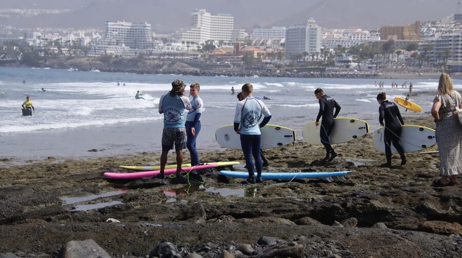 Las Américas: Inolvidable Private Surf Lesson Max 5persons - What makes the instruction useful