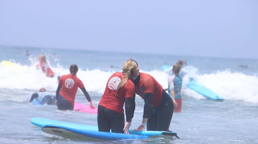 Las Américas: Inolvidable Private Surf Lesson Max 5persons - Facilities that make the day easier