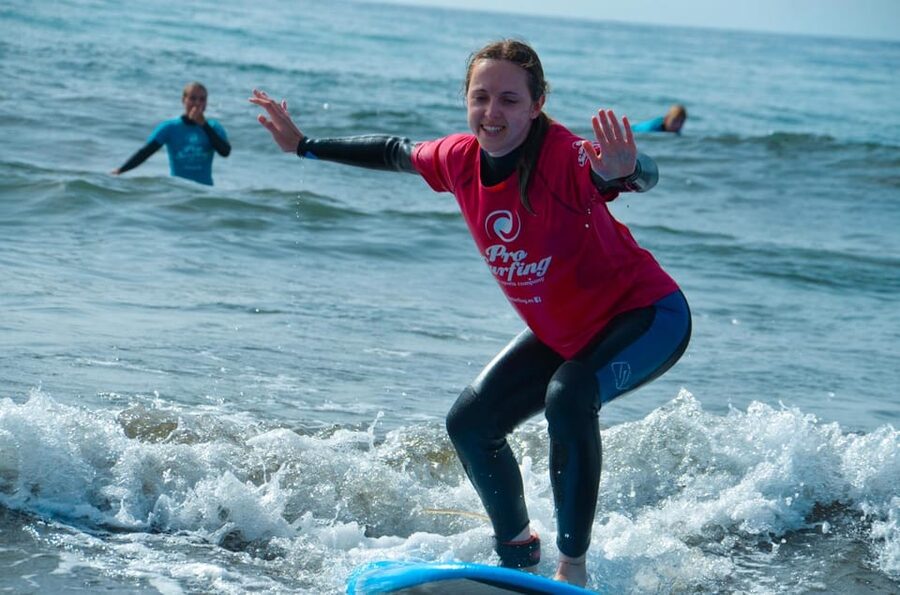 Las Palmas: Learn to Surf with a Special Price for Two Group - Language and communication