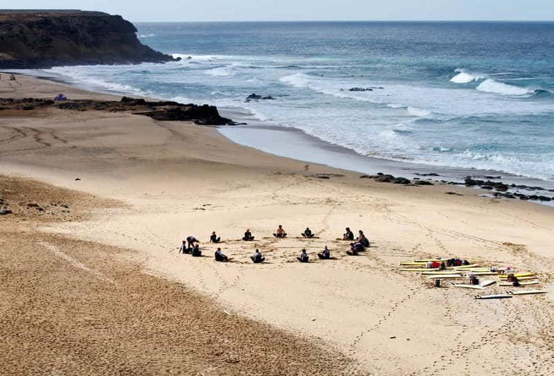 Learn to Surf in the north of Fuerteventura! - Warm-up, sand lesson, then the first wave