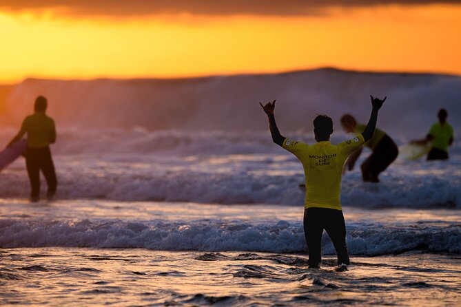 Learn to surf the most beautiful sandy beaches of Fuerteventura - The lesson at Playa del Viejo Reyes