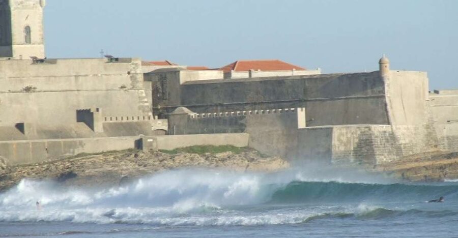 Lisbon: 1.5-Hour Surf Lesson - Should you book the Carcavelos surf lesson?