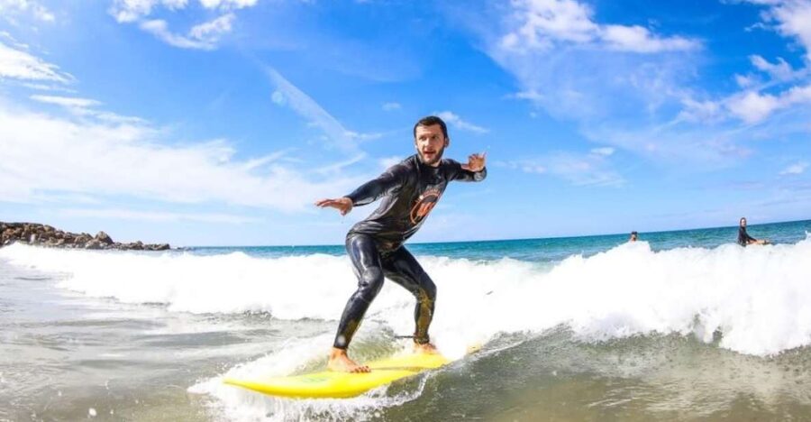 Lisbon: Capafórnia Surf Experience - The personal coaching makes the lesson work