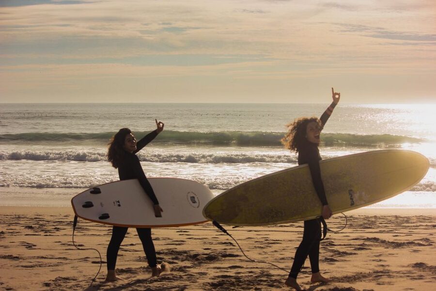Lisbon: Come try our Surf Lesson in Costa da Caparica - What the water time feels like for beginners