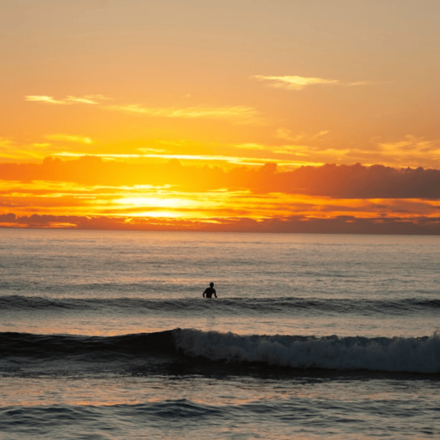 Lisbon: Sunset Surf Experience - A sunset lesson on Costa da Caparica