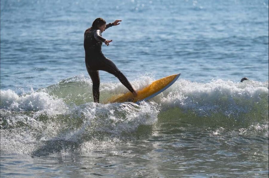 Lisbon Surf Guide - Surf class & Pick Up - Cold water, changing clothes, and other honest details