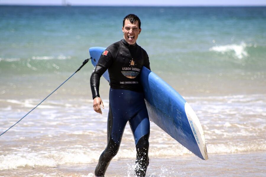 Lisbon: Surf Lesson - Carcavelos or Guincho, depending on the day