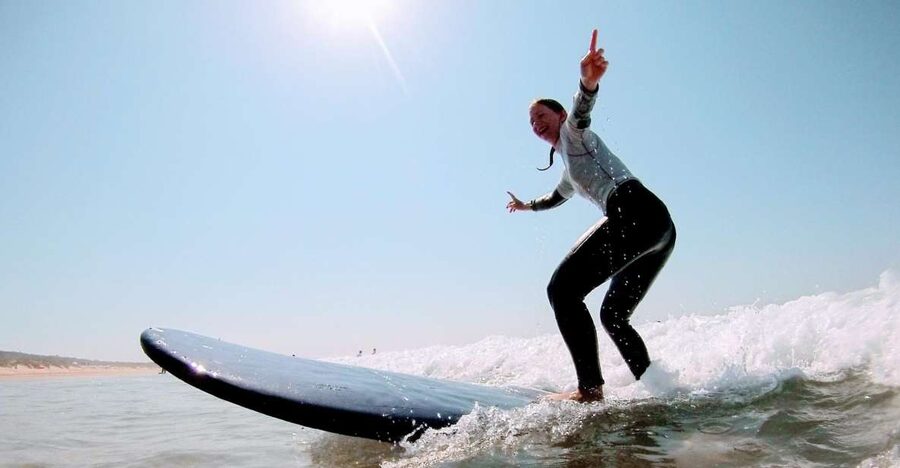 Lisbon: Surf or Bodyboard and Wine Tasting - Who will enjoy this day most