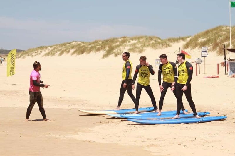 Lisbon: The Surf Instructor - surf lessons with transfer - From Lisbon city center to Praia do Castelo