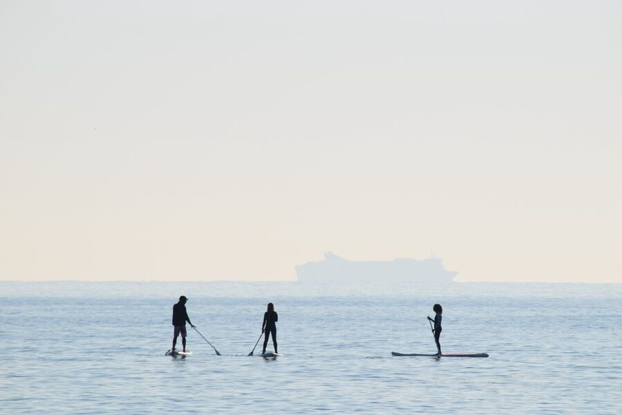 Los Cristianos : 1 Hour of Paddle surf Rental - Who will enjoy this most