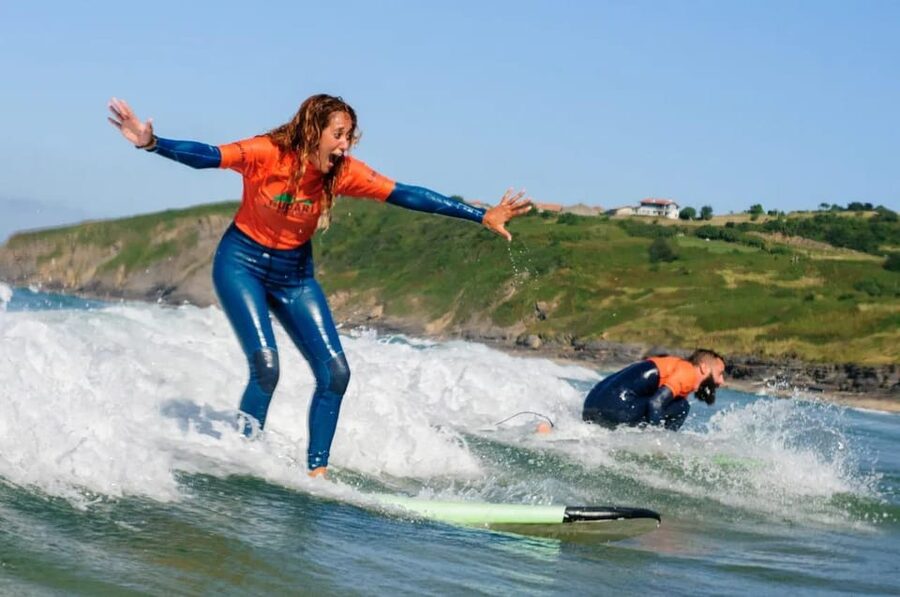 Mundaka: Surfing Course Initiation - Starting with the basics in Mundaka