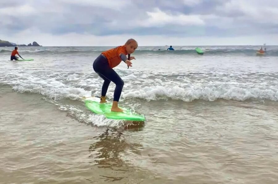Mundaka: Surfing Course Initiation - Instruction in English and Spanish