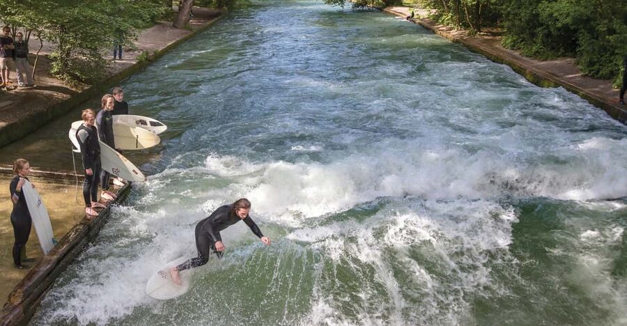 Munich: Eisbachwelle River Surfing Experience - Getting into the wetsuit and choosing the board